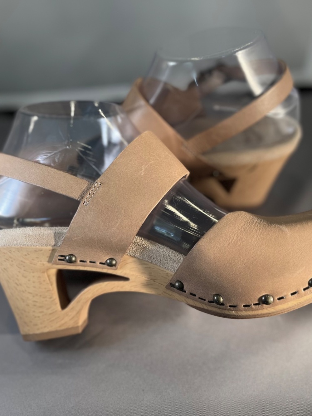 Dansko Thea *Discontinued Style* Tan Size 38 (8) - Picture 6 of 11
